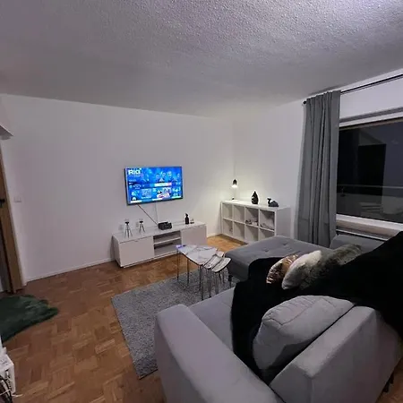 Apartmán Zentral Gelegenes - Dsl, Kueche, Balkon, Parkplatz