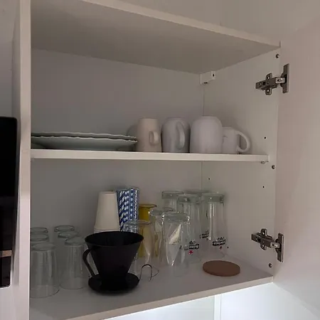 Zentral Gelegenes - Dsl, Kueche, Balkon, Parkplatz Apartment