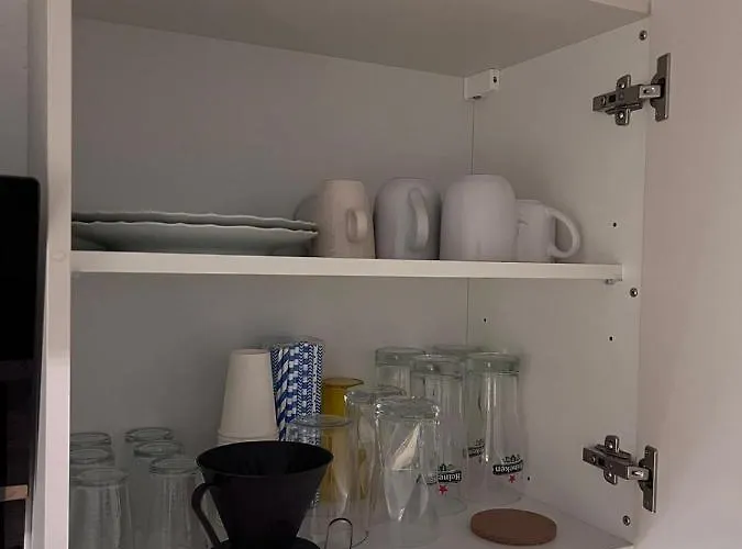 Zentral Gelegenes - Dsl, Kueche, Balkon, Parkplatz アパート