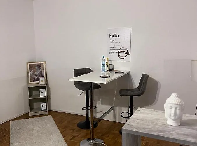 Zentral Gelegenes - Dsl, Kueche, Balkon, Parkplatz * リューデンシャイト