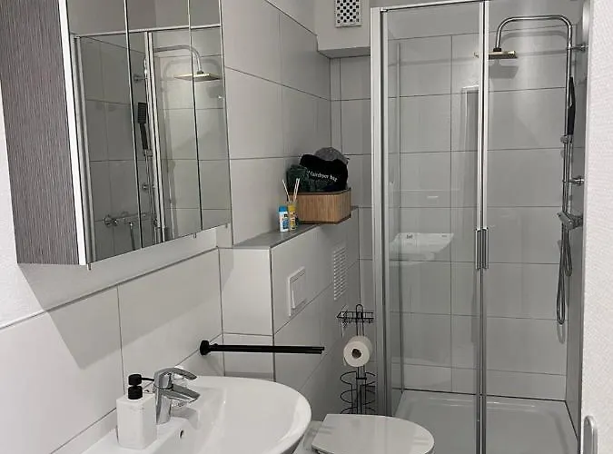 アパート Zentral Gelegenes - Dsl, Kueche, Balkon, Parkplatz